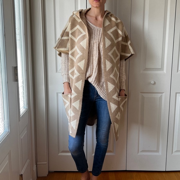 Wishlist Cable-knit Chunky Open Back Sweater - Picture 3 of 11